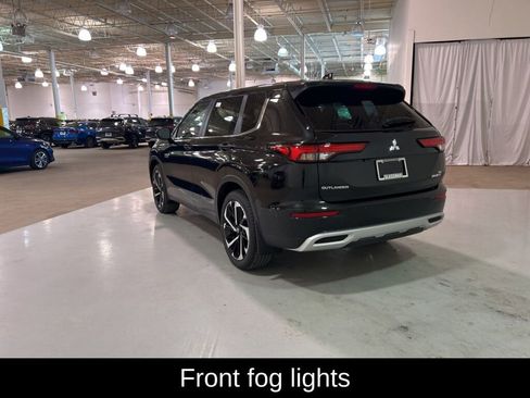 New 2025 Mitsubishi Outlander SE image 5