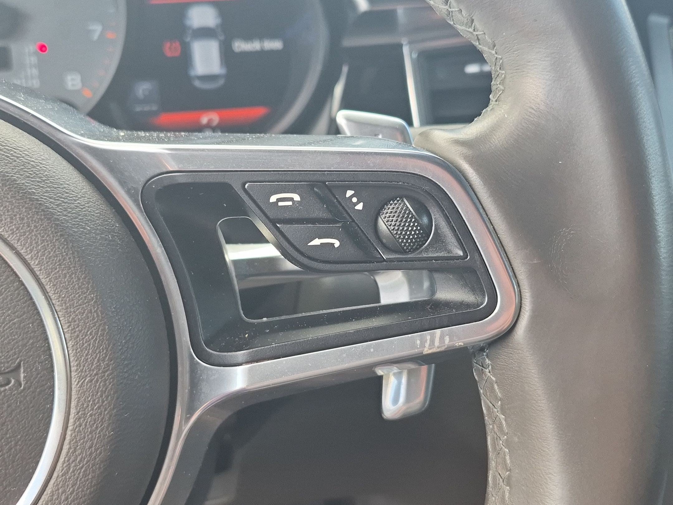 Used 2016 Porsche Macan S w/ Infotainment Package AWD/4WD image 19