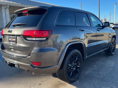 Used 2018 Jeep Grand Cherokee Altitude AWD/4WD image 5
