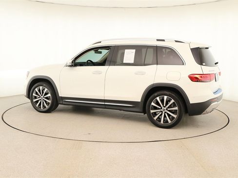 Used 2021 Mercedes-Benz GLB 250 image 3