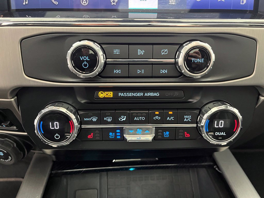 Used 2022 Ford F250 Platinum AWD/4WD image 5