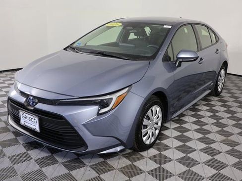 Used 2024 Toyota Corolla LE image 4