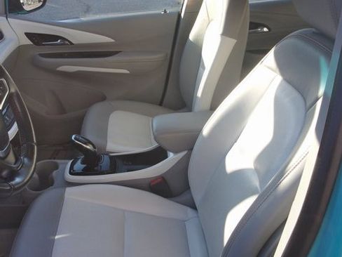 Used 2020 Chevrolet Bolt Premier w/ Infotainment Package image 23