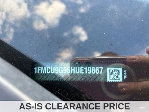Used 2017 Ford Escape SE w/ Equipment Group 201A AWD/4WD image 44