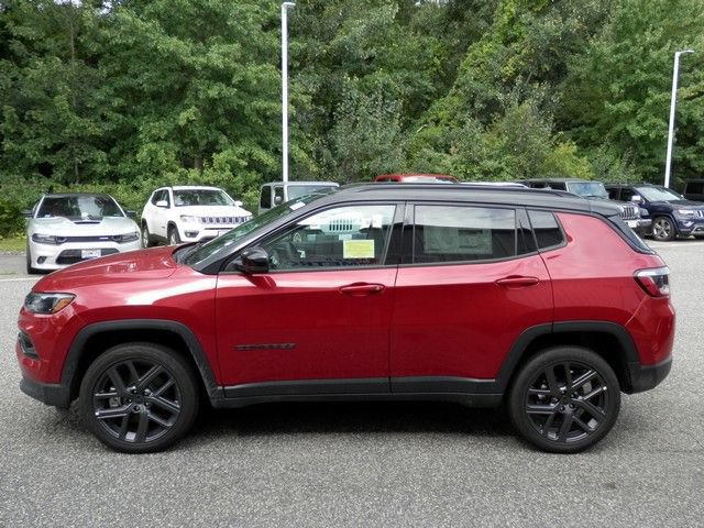 New 2026 Jeep Compass Limited w/ Sun, Sound & Navigation Group AWD/4WD image 5