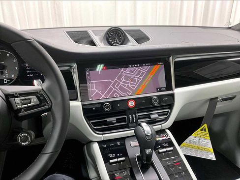 New 2026 Porsche Macan S image 16