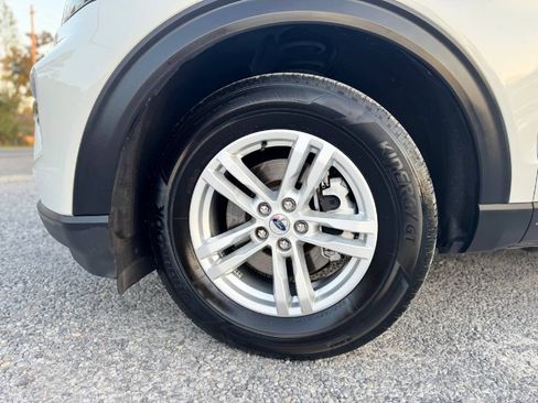 Used 2020 Ford Explorer XLT w/ Equipment Group 202A RWD image 7