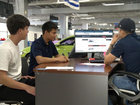 Used 2017 Nissan Titan SL image 38