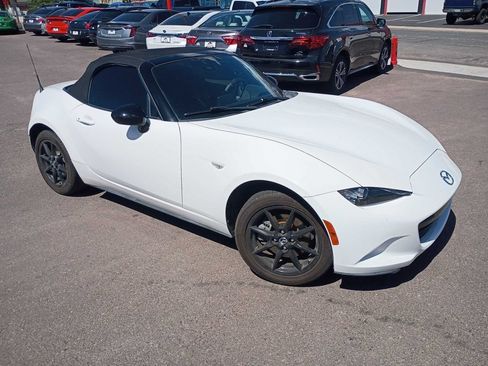 Used 2020 MAZDA MX-5 Miata Sport RWD image 2