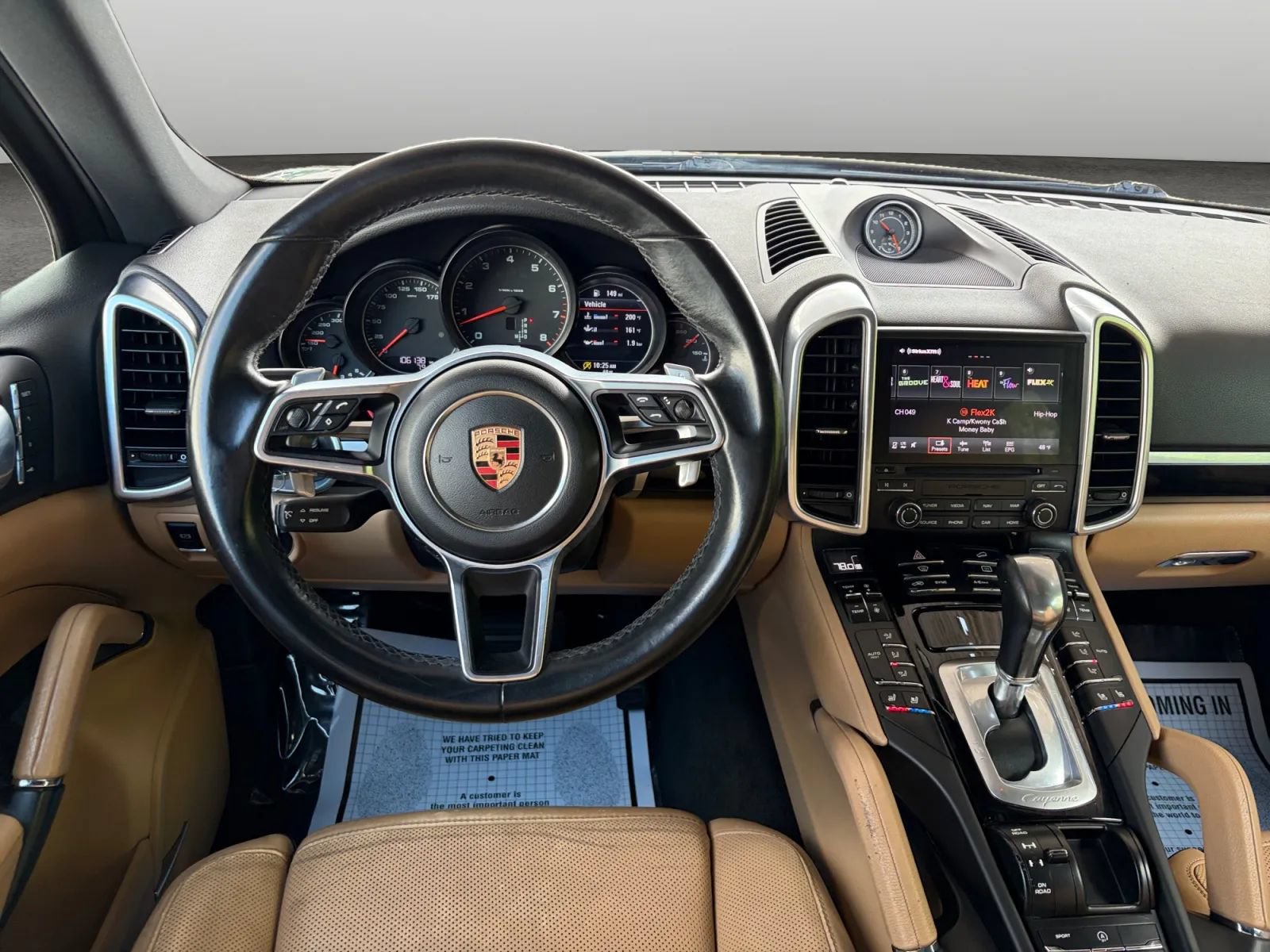 Used 2017 Porsche Cayenne w/ Premium Package AWD/4WD image 27