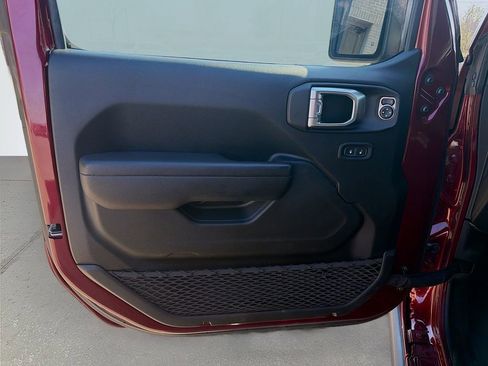 Used 2022 Jeep Wrangler Willys image 21