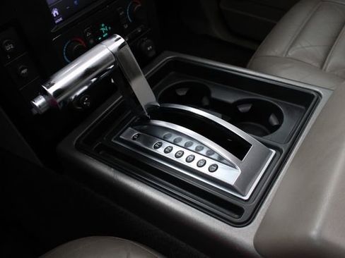 Used 2004 HUMMER H2 w/ Preferred Equipment Group image 17