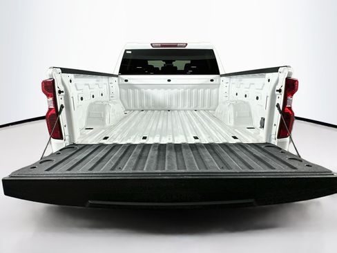 Used 2023 Chevrolet Silverado 1500 LT AWD/4WD image 28