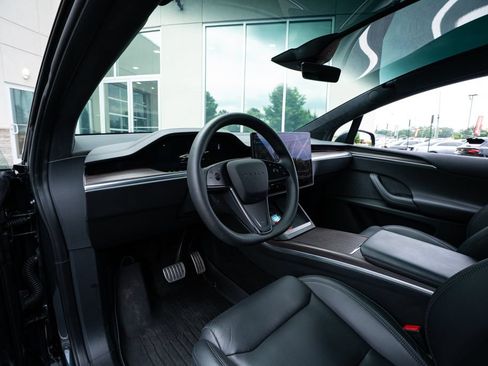 Used 2024 Tesla Model X AWD/4WD image 27