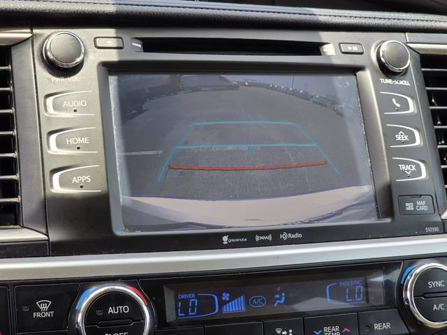 Used 2019 Toyota Highlander XLE FWD image 9