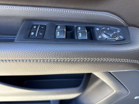 Used 2023 GMC Yukon Denali w/ Denali Reserve Package image 15