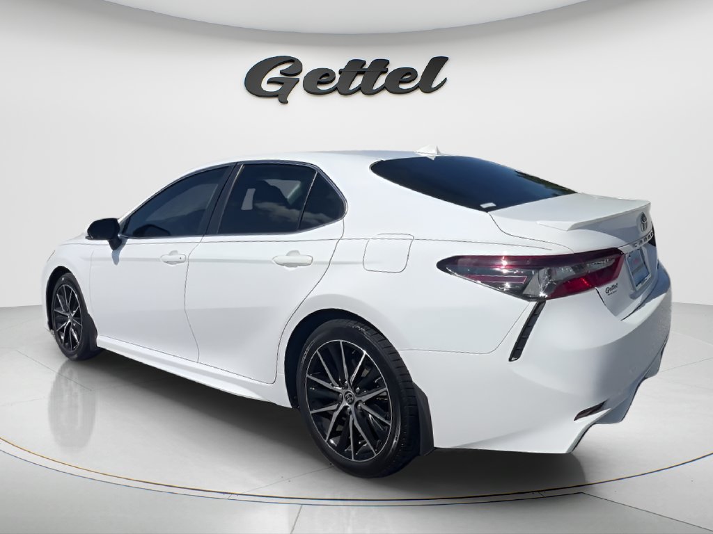 Used 2023 Toyota Camry SE FWD image 7