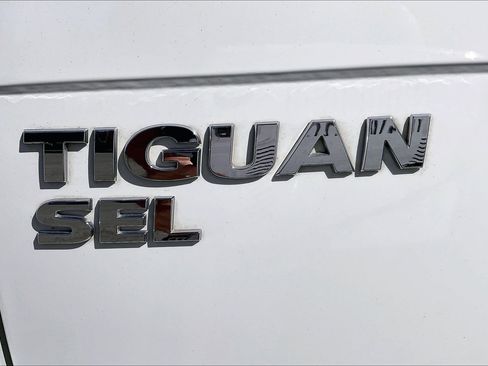 Used 2018 Volkswagen Tiguan SEL image 31