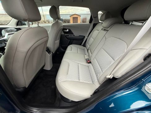Used 2020 Kia Niro EX image 10