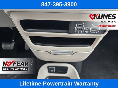 Used 2023 Chrysler Pacifica Touring-L image 56