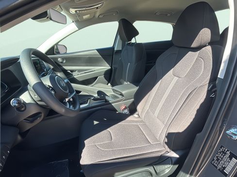 Certified 2026 Hyundai Elantra SE FWD image 20