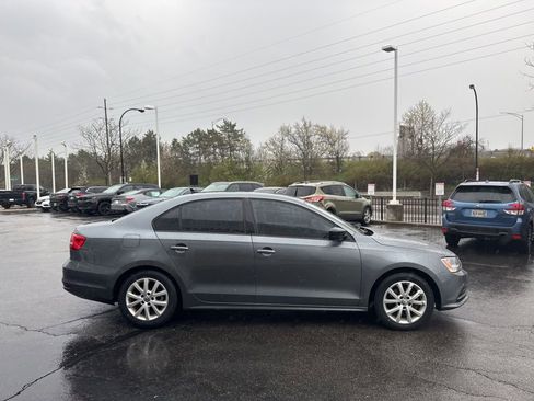 Used 2015 Volkswagen Jetta SE image 6