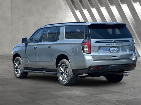 Used 2023 Chevrolet Suburban Z71 w/ Luxury Package AWD/4WD image 6