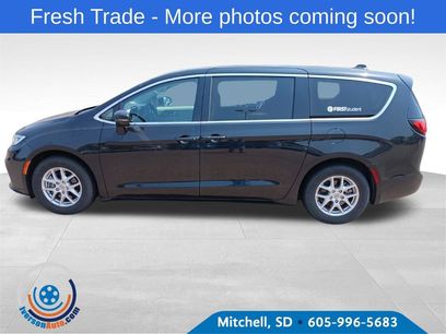 Used 2023 Chrysler Pacifica Touring-L