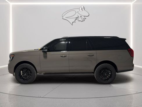 Used 2026 Ford Expedition Max Platinum w/ Stealth Appearance Package AWD/4WD image 2
