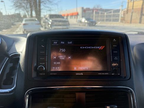 Used 2019 Dodge Grand Caravan SXT image 30