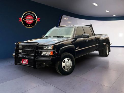 Used 2004 Chevrolet Silverado 3500 Pickup 4D 8 ft w/ Heavy-Duty Power Package image 1