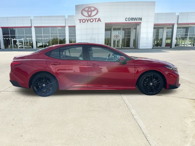 Used 2025 Toyota Camry SE FWD image 6