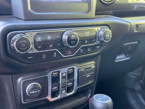 Used 2022 Jeep Wrangler Unlimited Sport AWD/4WD image 24