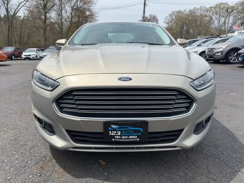 Used 2015 Ford Fusion SE w/ Equipment Group 202A AWD/4WD image 2