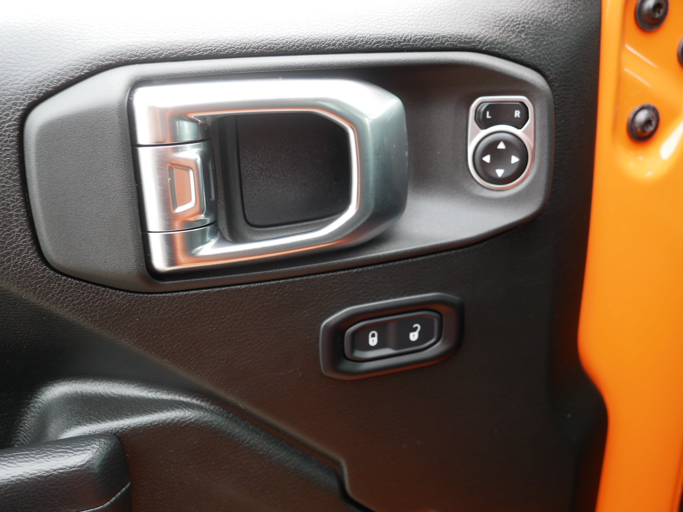 Used 2025 Jeep Gladiator Sport AWD/4WD image 19