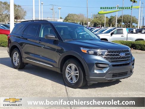Used 2023 Ford Explorer XLT image 1