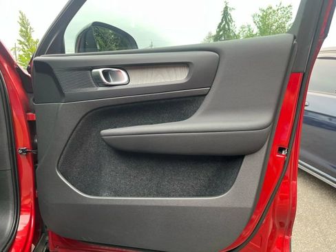 Used 2023 Volvo XC40 B5 Plus w/ Driver Assist Package image 19