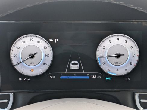 New 2025 Hyundai Elantra Limited image 28