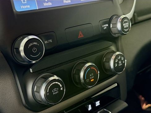 Used 2024 RAM 2500 Big Horn w/ Bed Utility Group image 15