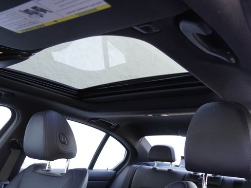 Certified 2025 BMW 330i Sedan RWD image 11