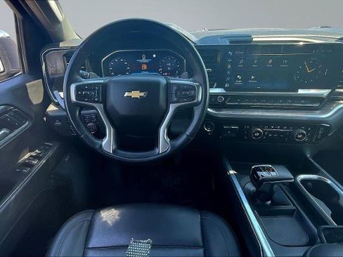 Used 2023 Chevrolet Silverado 1500 LTZ w/ LTZ Convenience Package II AWD/4WD image 5