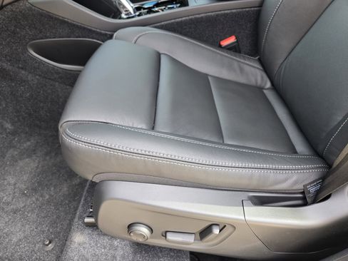 New 2026 Volvo XC40 B5 Ultra w/ Protection Package Premier image 29