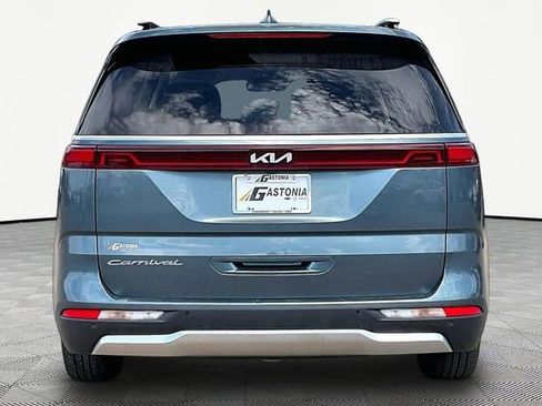 Used 2022 Kia Carnival SX Prestige image 6