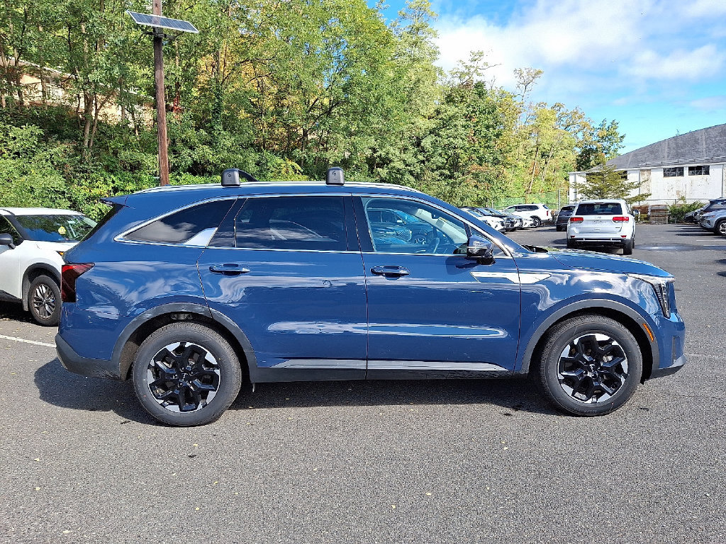 Used 2024 Kia Sorento S FWD image 8