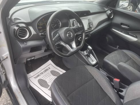 Used 2018 Nissan Kicks SV FWD image 13