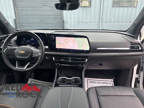 Used 2025 Chevrolet Traverse High Country w/ LPO, Floor Liner Package AWD/4WD image 24