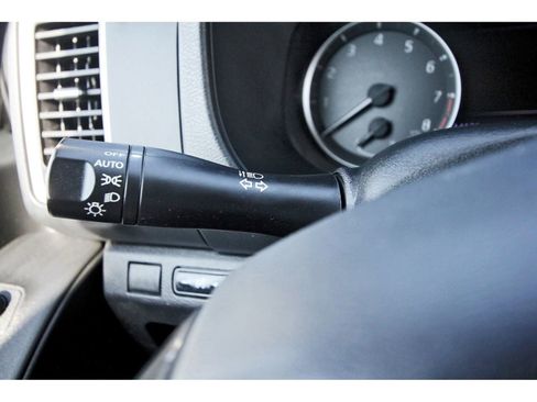 Used 2024 Nissan Frontier SV image 20