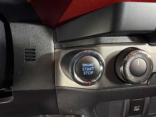 Used 2019 Toyota Tacoma TRD Off-Road AWD/4WD image 29