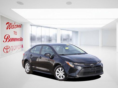 Certified 2025 Toyota Corolla LE image 2