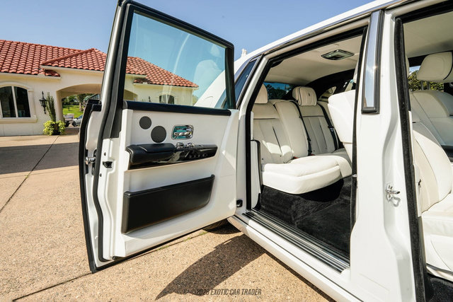 Used 2020 Rolls-Royce Phantom Sedan RWD image 30